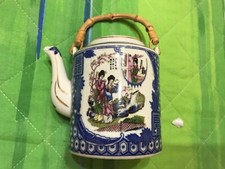 Teiera giapponese con manico di bamboo