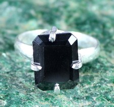 Anello solitario con diamanti