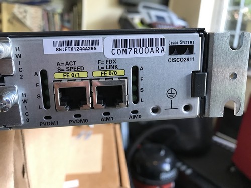 Cisco 2800 series 2811 router - 2800,