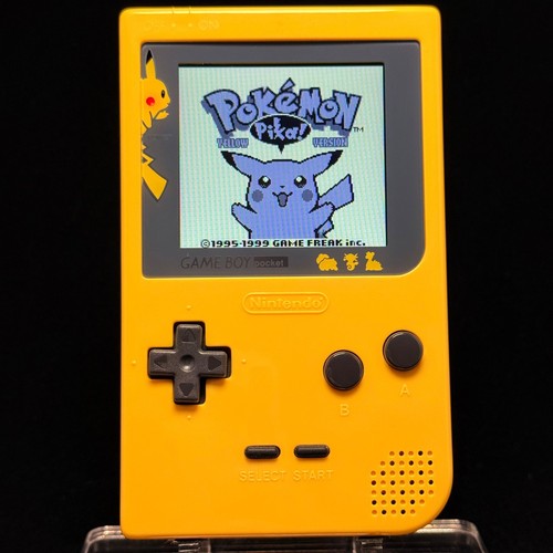 Gameboy pocket pokemon - gameboy, pikachu