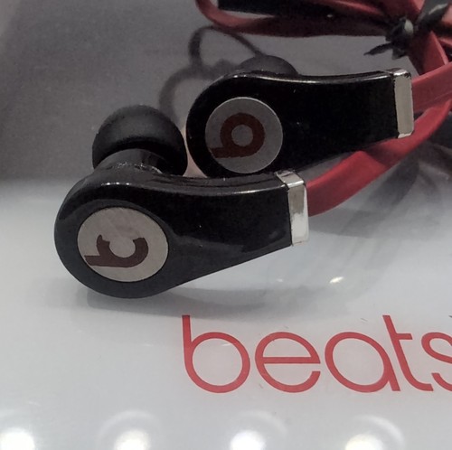 Beats dre tour monster - by, dr.
