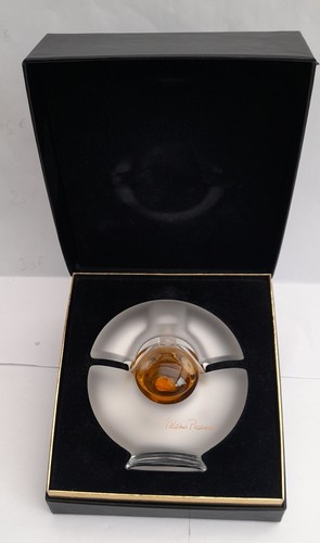 Flacon parfum factice - de,