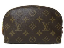 LOUIS VUITTON Pochette