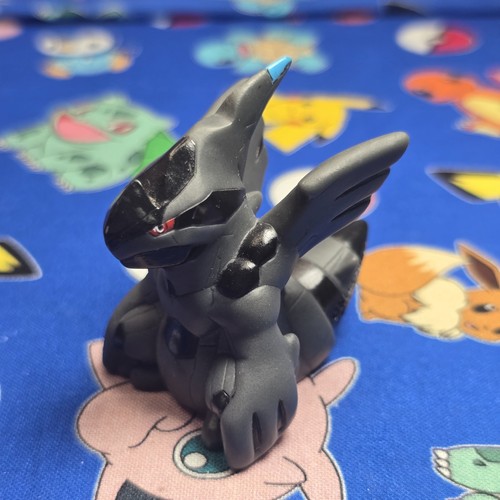 Pokemon zekrom figure - pokemon, finger