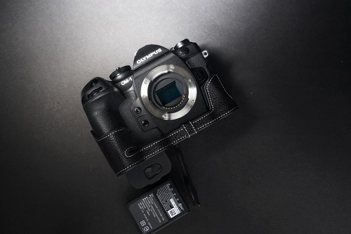 Custodia mezza fotocamera - , in