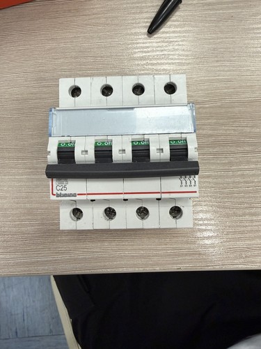 Interruttore magnetotermico - interruttore,