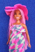 Barbie doll Alec Face Mold Treccine rosa in Curvy Body Fashionistas + Outfit