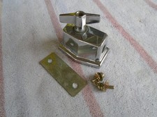 (1) MONTAGGIO STAFFA TOM TAMA