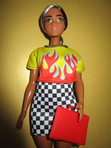 B1599 fashionistas curvy - curvy, aa