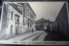 Vecchia cartolina Crotone (KR). Via Risorgimento. Animata. Non Viaggiata.