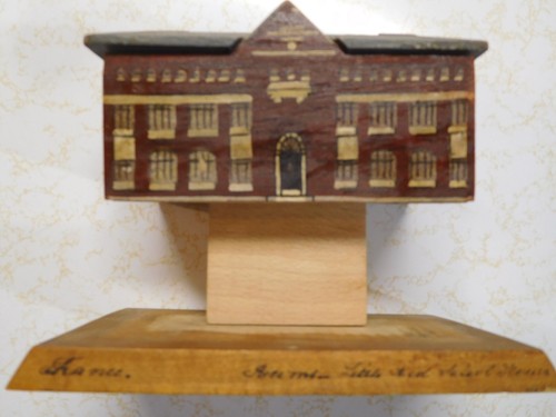 Modello casa mistero - di, in