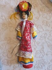 BAMBOLA IN COSTUME tipico