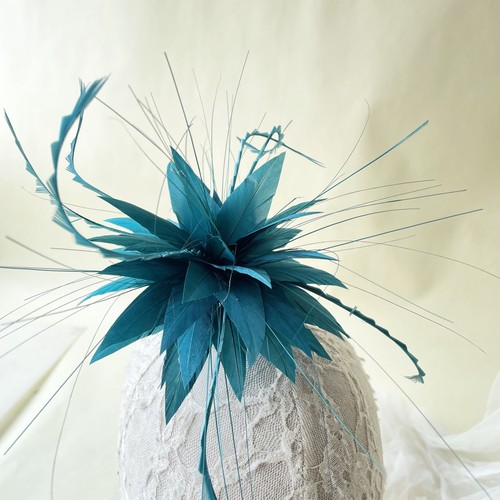 Cappello fascinator piume - in,