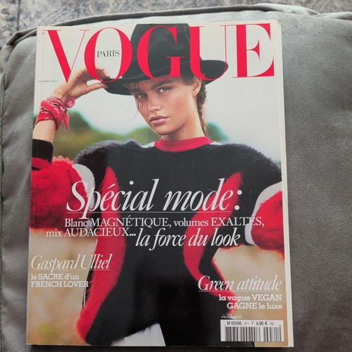 Vogue paris october 2016 luna - paris,