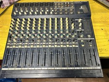 Mixer Behringer Mx2004A