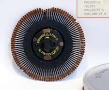 Margherita /Marguerite Machine à Ecrire Olivetti Police de caractère PRESENTOR