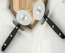 STOCK n. 2 Coltello TAGLIAPIZZA a rotella Taglia pizza Nero Acciaio