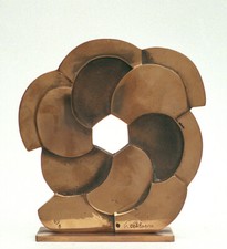 scultura in bronzo di Pietro