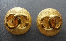 Orecchini Vintage Chanel Coco Mark Logo Frontale Tono Oro GP Clip On
