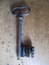 BELLISSIMA ANTICA CHIAVE DA FORZIERE FERRO FORGIATO CM. 13 EPOCA 1600