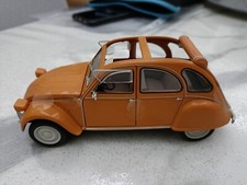 Citroen 2CV Scala 1:24, Fabbri