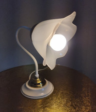 Vintage Lampada da Tavolo in Metallo Con Paralume in Vetro Bianco