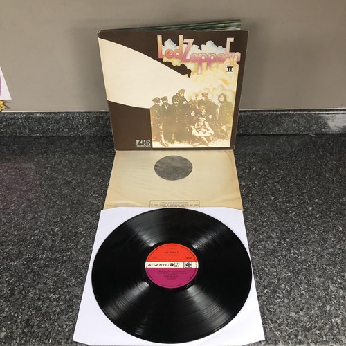 Vinyl album led - lp, ii