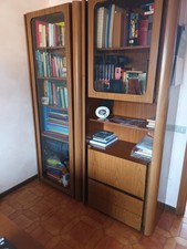 libreria legno usata con vetrata.