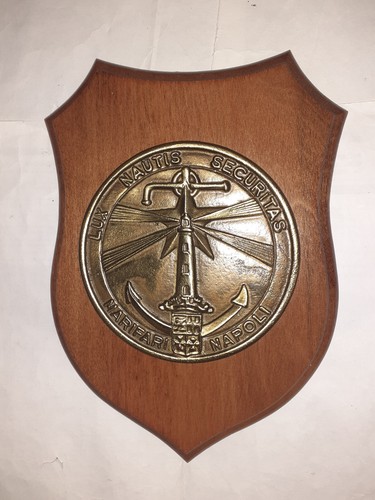 Crest lux nautis securitas - lux,