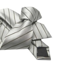 Cravatta a righe uomo