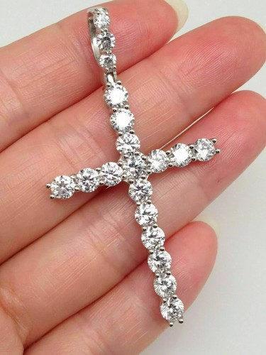 Ciondolo croce tonda diamante