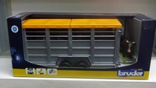 BRUDER 2227 RIMORCHIO TRASPORTO ANIMALI CON 1 MUCCA