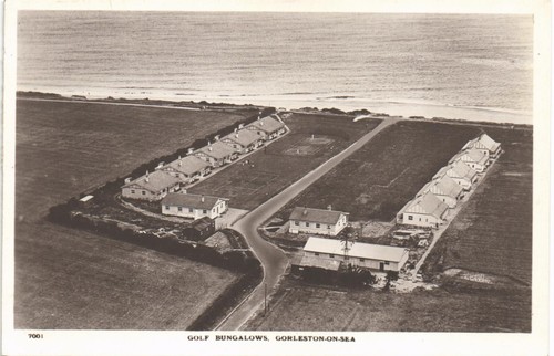 Gorleston sea golf - sea.,