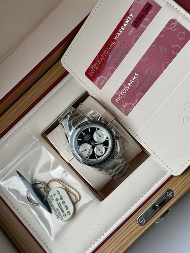Omega speedmaster racing panda - racing,
