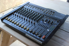 Yamaha MX12/4 Mixer Analogico