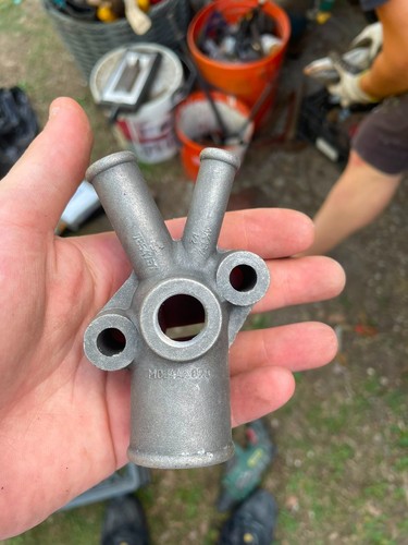 Bocchettone pompa acqua fiat