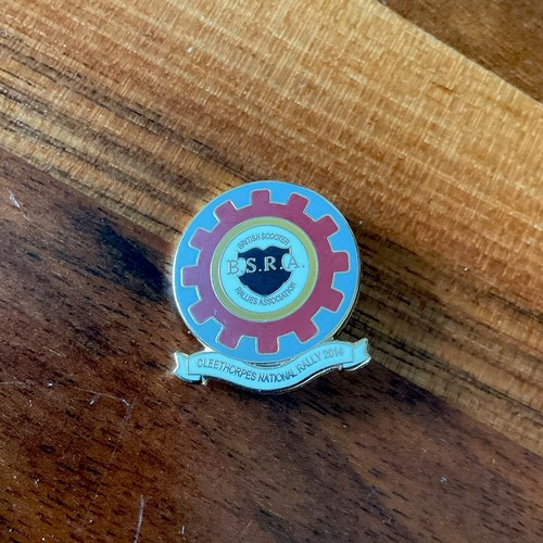 Scooter club pin badge vespa - club,