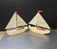 Mini barche a vela in legno