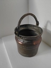 antico secchio in rame