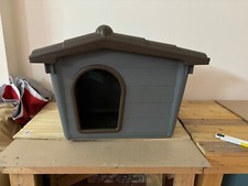 Vendo cuccia per cane come nuova usata una sola volta, misure 0.50 x 0.40 x 0.60