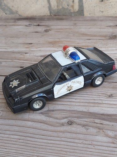 Burago ford mustang - 1,
