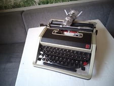 MACCHINA DA SCRIVERE OLIVETTI