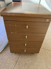 "Cassettiera marrone da ufficio con 5 cassetti – 41x51x61 cm"