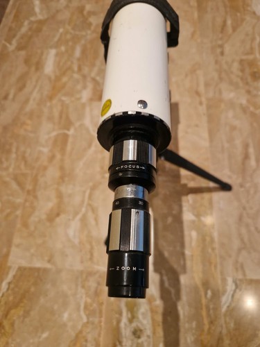 Telescopio rifrattore bianco