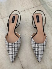 Decollete In Tweed 