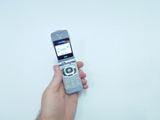 Raro telefono cellulare Philips 330 argento (sbloccato) articolo da collezione CT3308