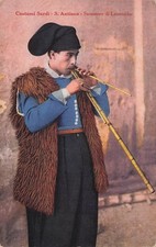 29-158) CARTOLINA COSTUMI SARDI S ANTIOCO SUONATORE LAUNEDDAS CAGLIARI