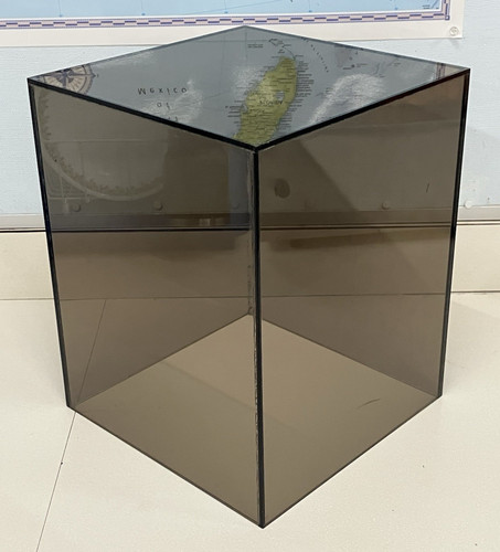 Piedistallo tavolino cubo