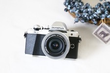 Olympus OM-D E-M10 Mark II