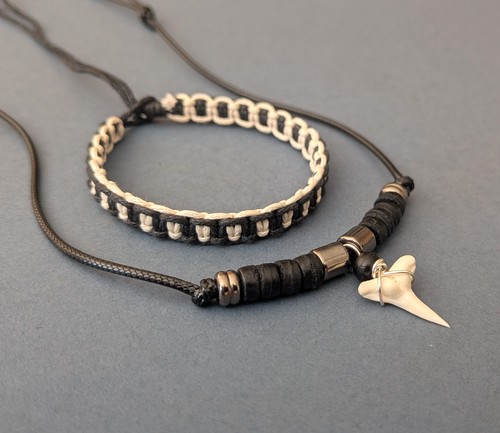 Collana denti squalo veri - di,